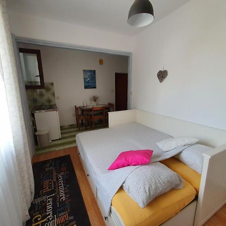 Aenona Sunny Apartment Vrsi Buitenkant foto